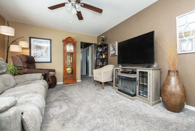 743 Progress, Waterloo, IA 50701