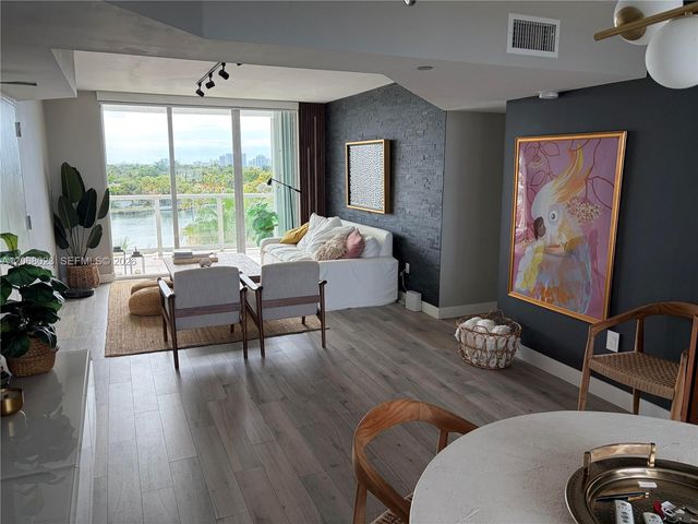 5900 Collins Avenue 702, Miami Beach, FL 33140