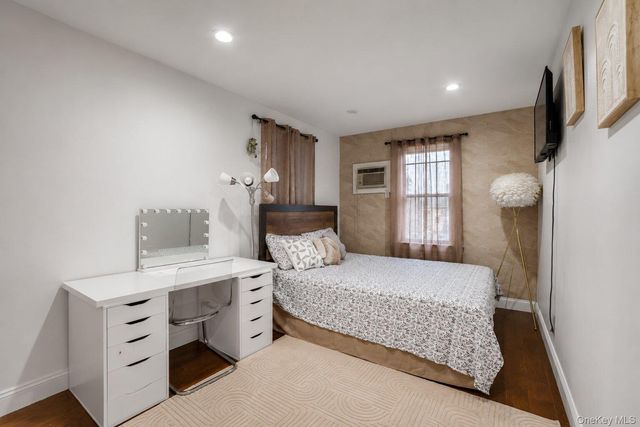 258-10 87th Road, Floral Park, NY 11001