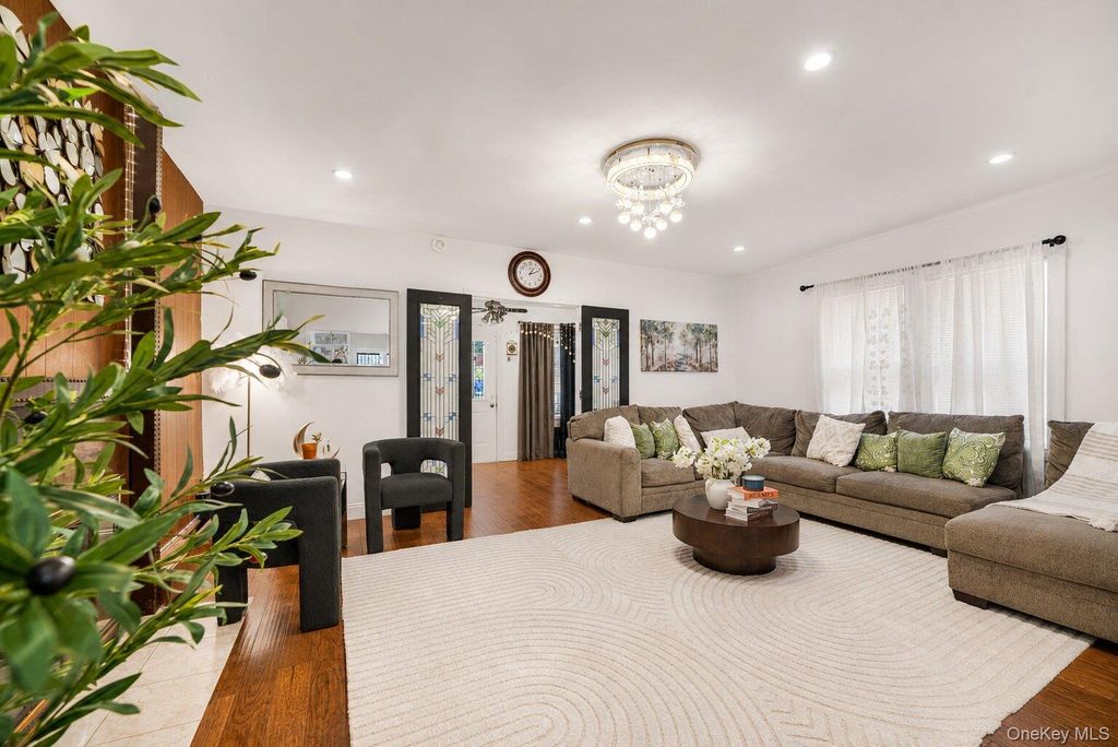 258-10 87th Road, Floral Park, NY 11001 — photo 3