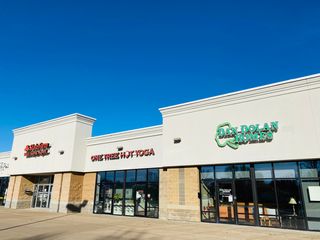 2660 E 53RD Street 2, Davenport, IA 52807