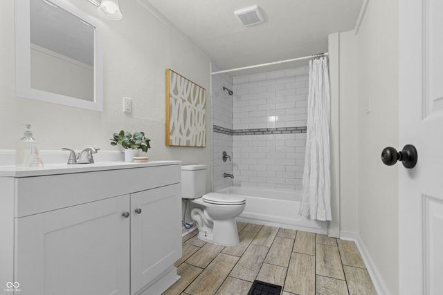 911 W 3rd Street, Anderson, IN 46016