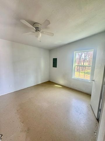 898 Reno, Reno, TX 76020