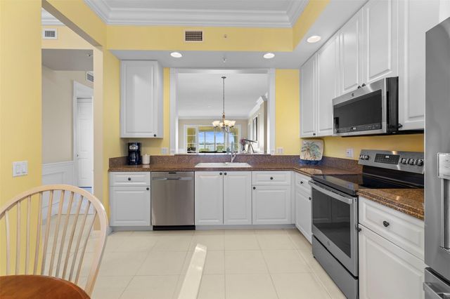 21 Harbour Isle Drive 203, Hutchinson Island, FL 34949