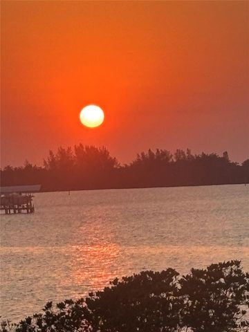 21 Harbour Isle Drive 203, Hutchinson Island, FL 34949