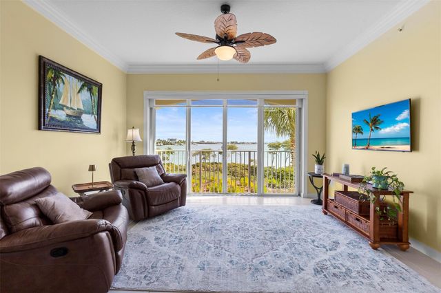 21 Harbour Isle Drive 203, Hutchinson Island, FL 34949