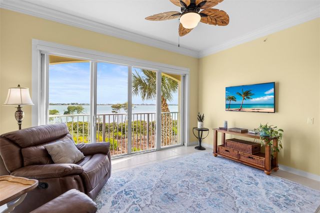 21 Harbour Isle Drive 203, Hutchinson Island, FL 34949