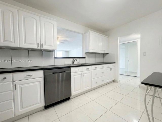 3800 S Ocean Dr 816, Hollywood, FL 33019