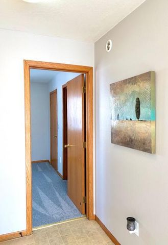 303 Main Avenue S, Roseau, MN 56751