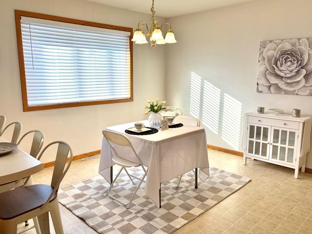 303 Main Avenue S, Roseau, MN 56751