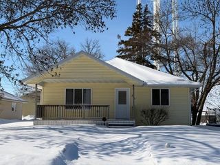 303 Main Avenue S, Roseau, MN 56751