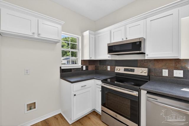 131 Wildflower Ln, Pensacola, FL 32514