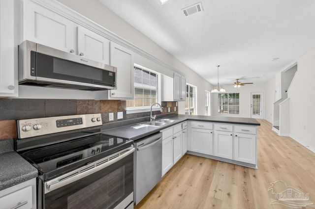 131 Wildflower Ln, Pensacola, FL 32514