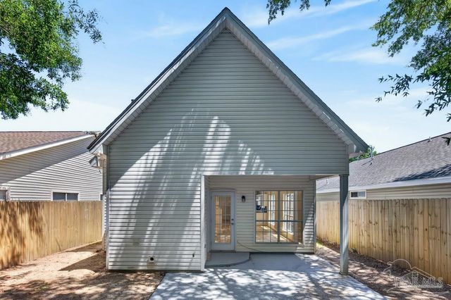 131 Wildflower Ln, Pensacola, FL 32514