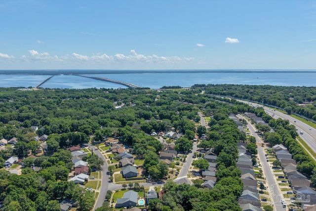 131 Wildflower Ln, Pensacola, FL 32514