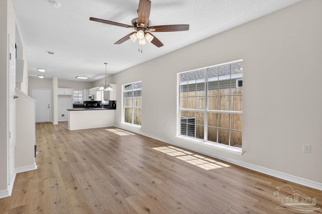131 Wildflower Ln, Pensacola, FL 32514