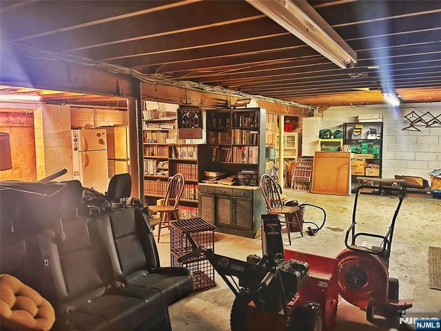 26 Faber Drive, Hawthorne, NJ 07506
