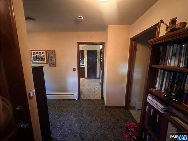 26 Faber Drive, Hawthorne, NJ 07506