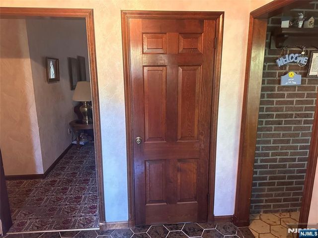 26 Faber Drive, Hawthorne, NJ 07506