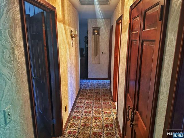 26 Faber Drive, Hawthorne, NJ 07506