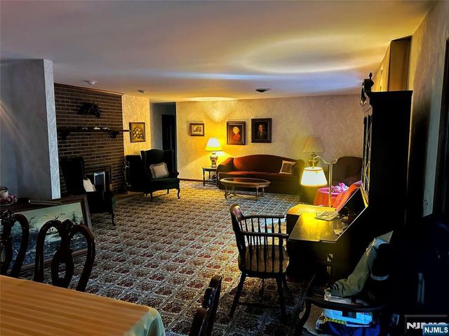 26 Faber Drive, Hawthorne, NJ 07506