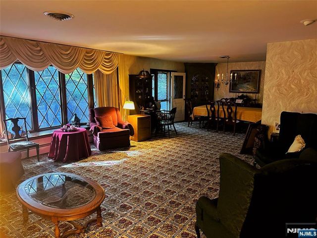 26 Faber Drive, Hawthorne, NJ 07506