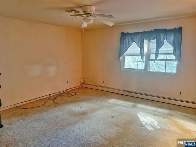 26 Faber Drive, Hawthorne, NJ 07506