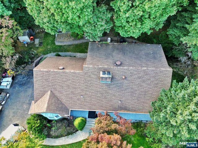 26 Faber Drive, Hawthorne, NJ 07506