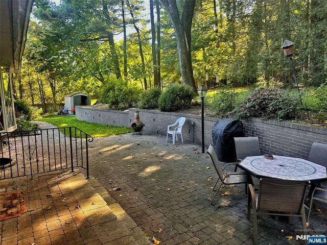 26 Faber Drive, Hawthorne, NJ 07506