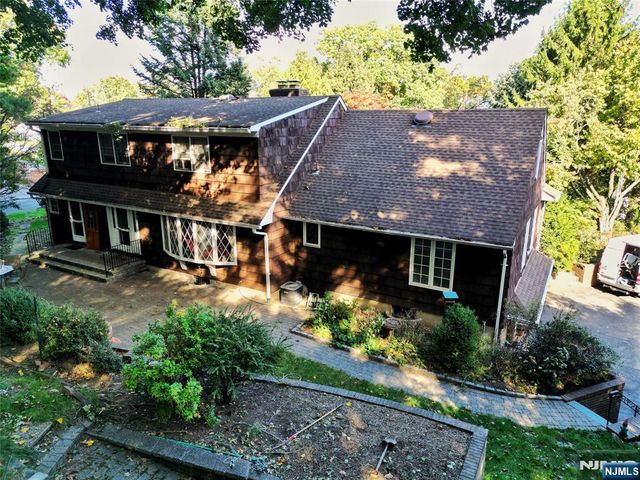 26 Faber Drive, Hawthorne, NJ 07506