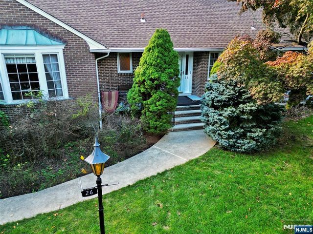 26 Faber Drive, Hawthorne, NJ 07506