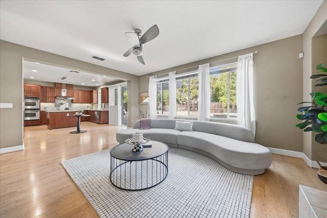 1122 Kidder Way, Folsom, CA 95630
