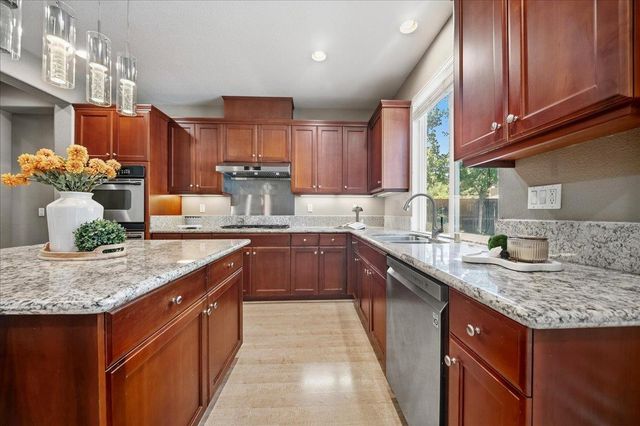 1122 Kidder Way, Folsom, CA 95630