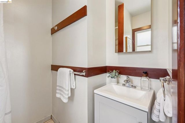 2421 9Th St, Berkeley, CA 94710