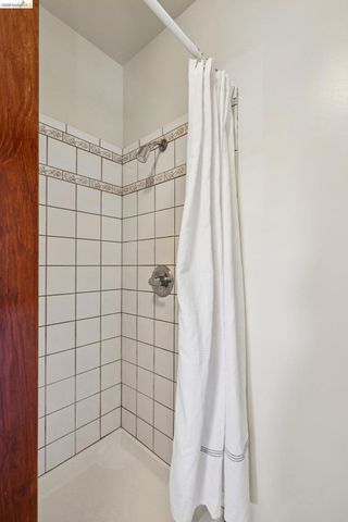 2421 9Th St, Berkeley, CA 94710