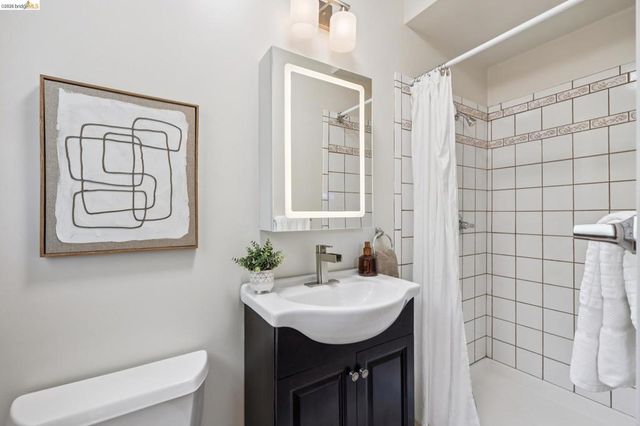 2421 9Th St, Berkeley, CA 94710