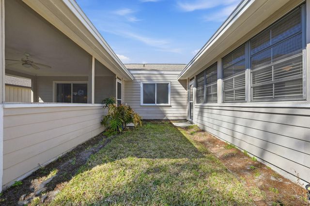 38 TREETOP CIRCLE, Ormond Beach, FL 32174