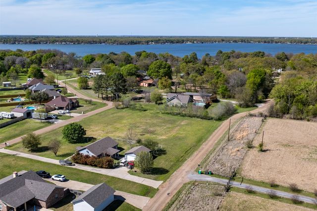 122 Shady Shores Drive, Mabank, TX 75156