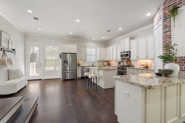 544 W 24th Street, Houston, TX 77008