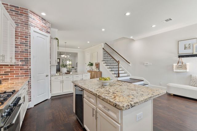 544 W 24th Street, Houston, TX 77008