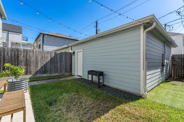 544 W 24th Street, Houston, TX 77008