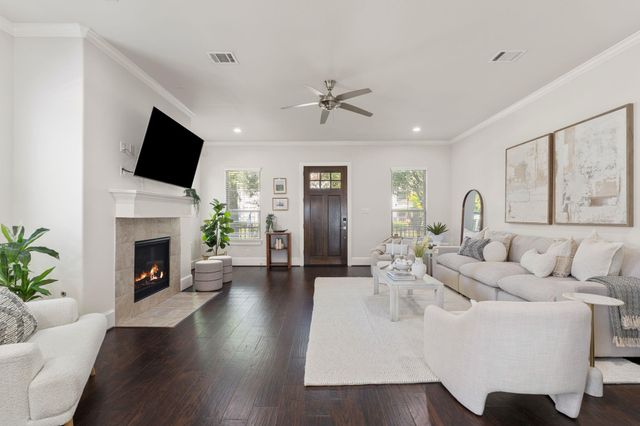 544 W 24th Street, Houston, TX 77008