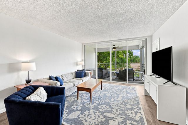 9440 POINCIANA Place 314, Davie, FL 33324