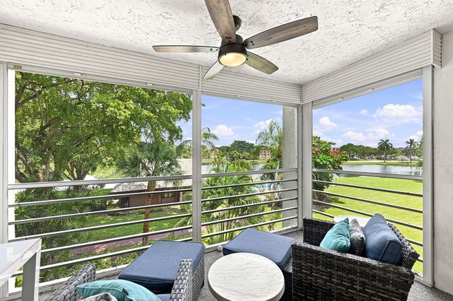 9440 POINCIANA Place 314, Davie, FL 33324