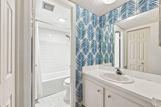 9440 POINCIANA Place 314, Davie, FL 33324