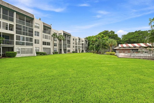 9440 POINCIANA Place 314, Davie, FL 33324