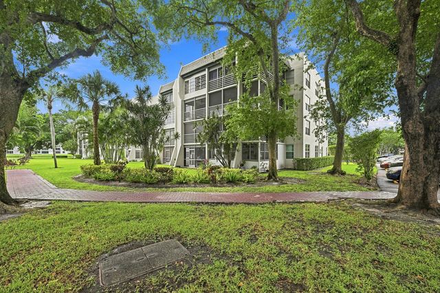 9440 POINCIANA Place 314, Davie, FL 33324