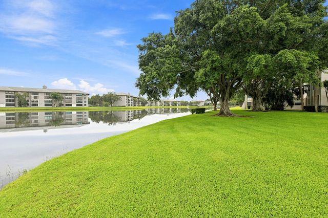 9440 POINCIANA Place 314, Davie, FL 33324