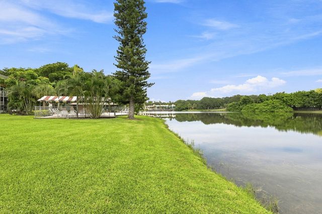 9440 POINCIANA Place 314, Davie, FL 33324