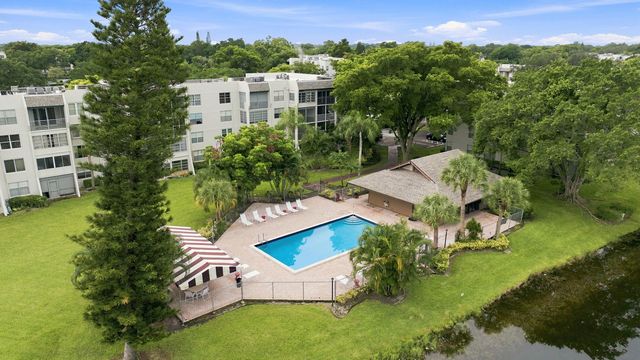 9440 POINCIANA Place 314, Davie, FL 33324
